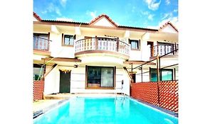 Nature'S Retreat Luxury Villa Resort